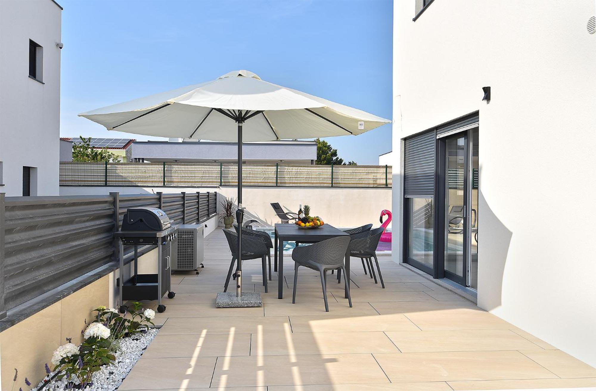 Jlo1 Mit Beheizbarem Pool Villa Peroj Exterior photo